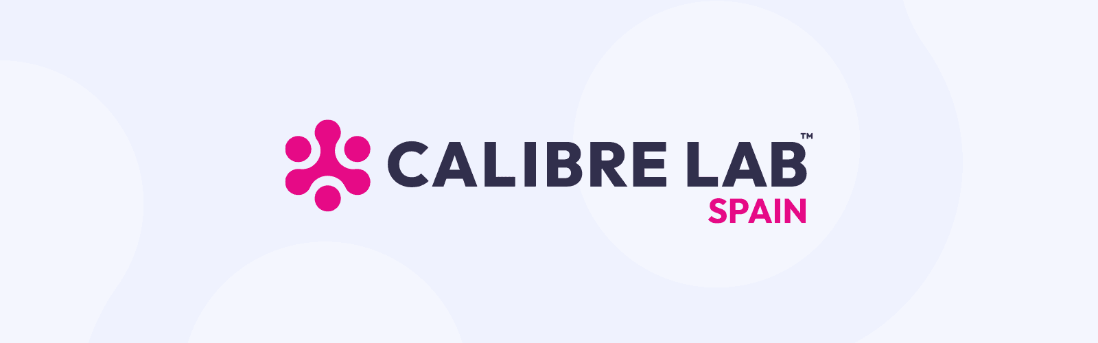 Logo of Calibre Lab Spain with a pink abstract symbol on the left and text in dark blue and pink on a light background.